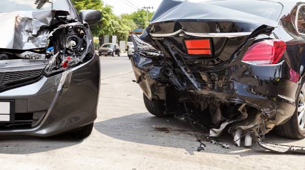 How to File an Auto Insurance Claim and When to Hire an Attorney
